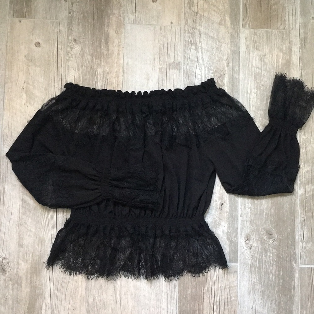 Moda International top